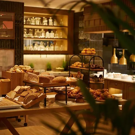 The St. Regis Mardavall Mallorca אתר נופש Palmanova